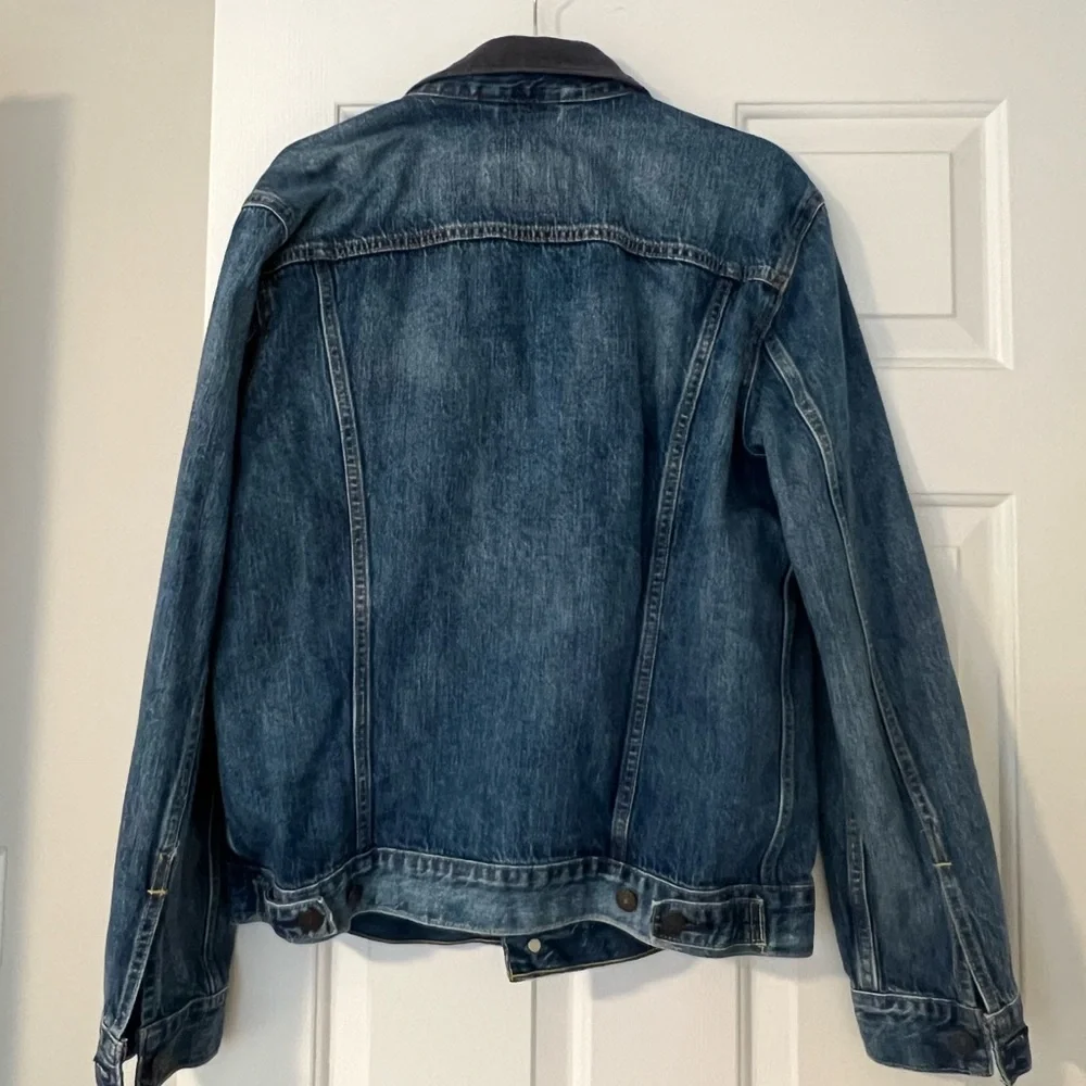 Levi's Dark Blue Denim Jacket with Dark Gray Corduroy Collar - Picture 3 of 4